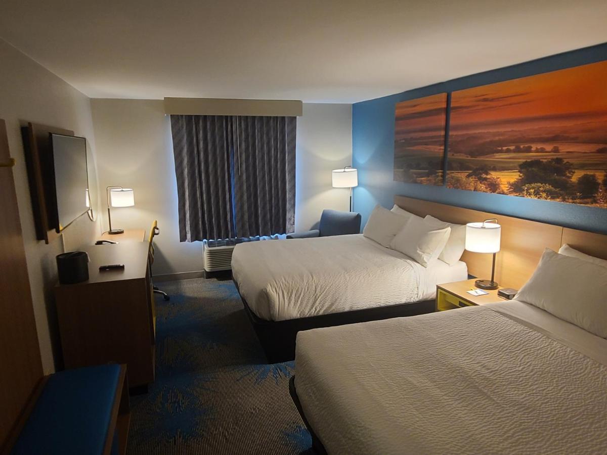 Days Inn By Wyndham Johnson Creek Екстер'єр фото