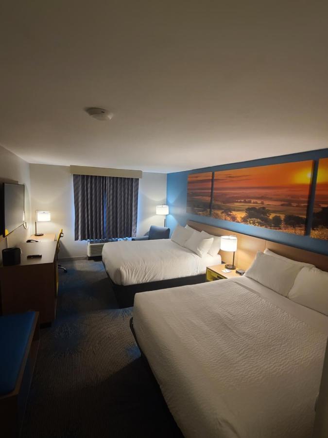 Days Inn By Wyndham Johnson Creek Екстер'єр фото