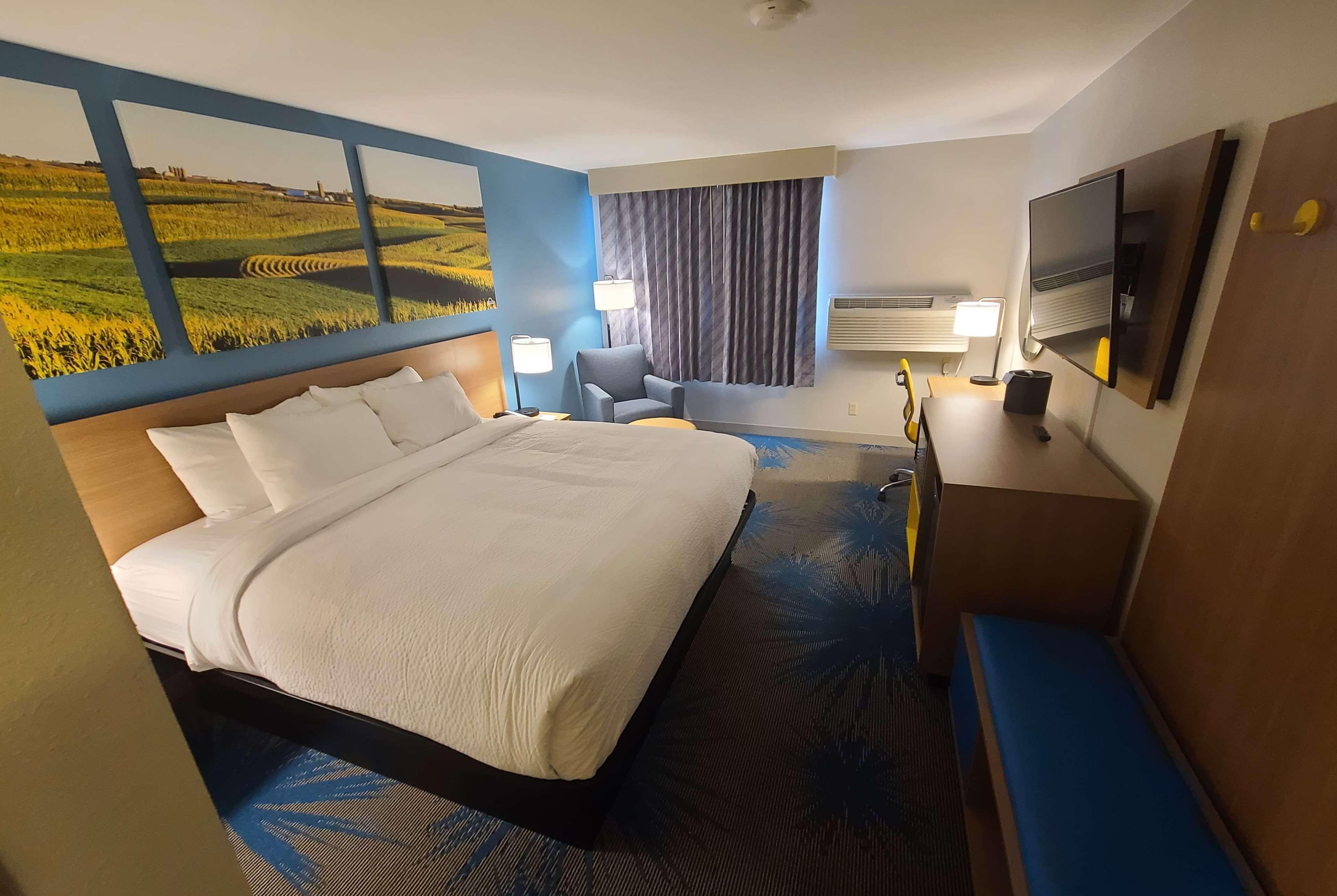 Days Inn By Wyndham Johnson Creek Екстер'єр фото